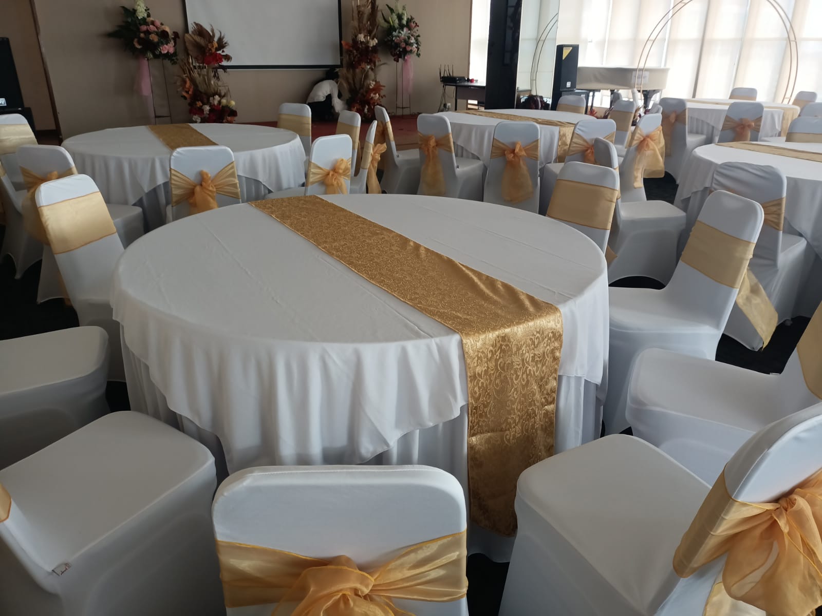 Sewa Round Table Tangerang Selatan: Harga Terjangkau Pengiriman Cepat, Hubungi WA 082113034008