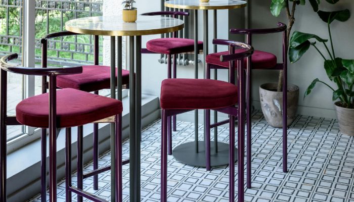 Cara Membersihkan Kursi Bar Agar Selalu Awet untuk Kebutuhan Acaramu