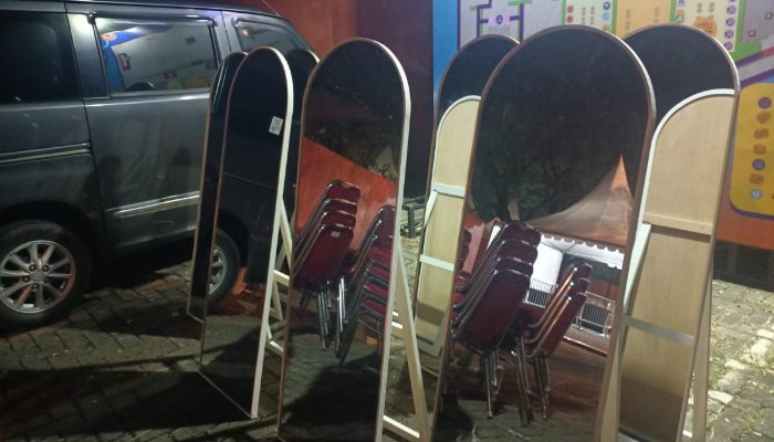 Cara Memilih Standing Mirror yang Cocok untuk Kamar