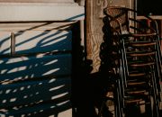 Cara Merawat Kursi Bar Bahan Logam agar Terlihat Baru