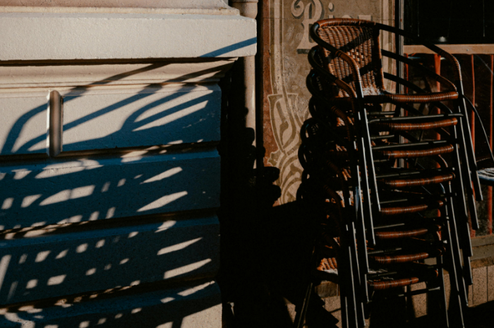 cara merawat kursi bar