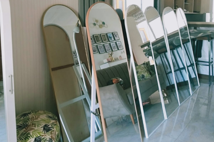 macam-macam standing mirror