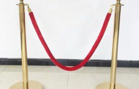 Sewa Tiang Antrian Solusi Tepat Untuk Mengatasi Kericuhan, Yuk disimak!
