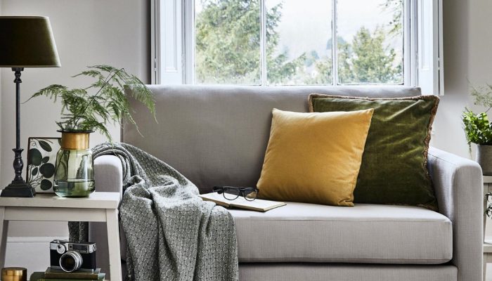 Cara Mudah Perbaiki Kain Sofa yang Rusak