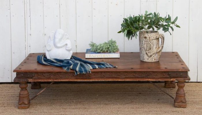 Coffee Table untuk Pesta, Mungil tapi Multiguna