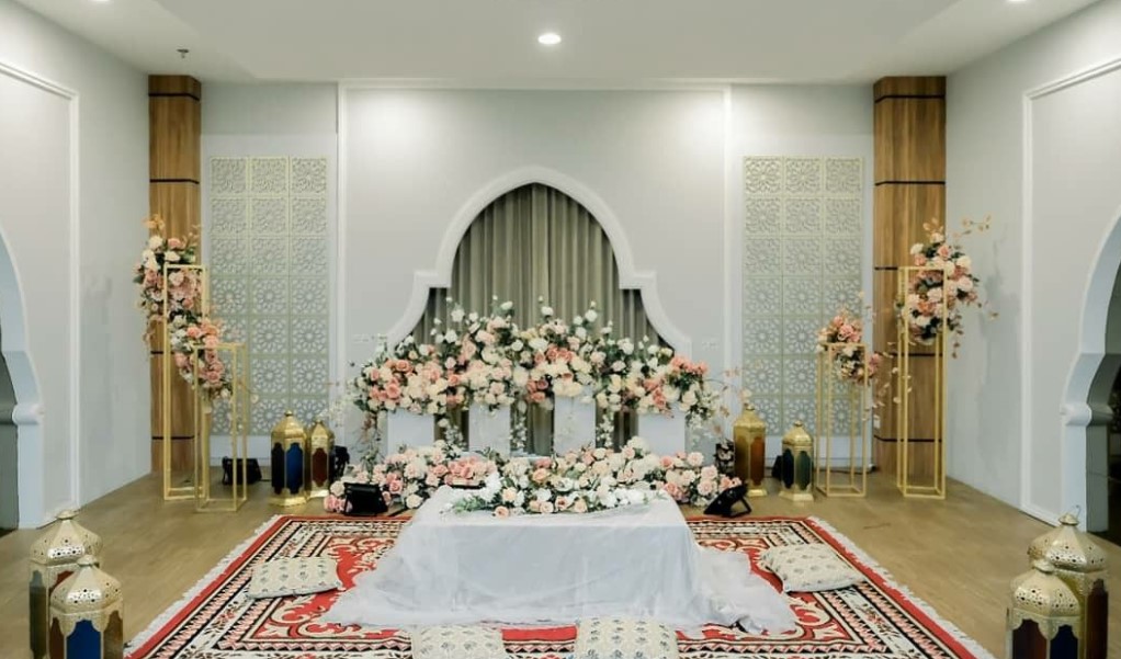 dekorasi pernikahan low budget