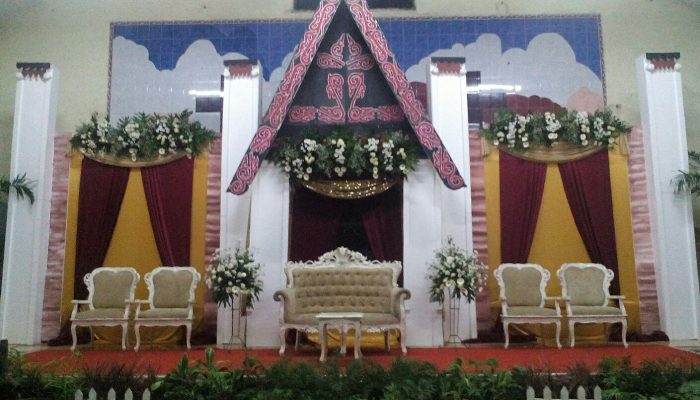 4 Jenis Kursi Pelaminan yang Cocok untuk Adat Batak