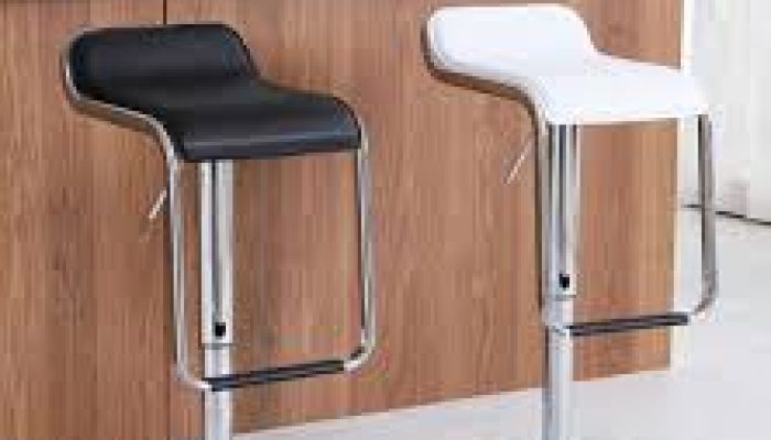 Kursi Barstool dan berbagai macam jenisnya yang Cocok untuk Pesta