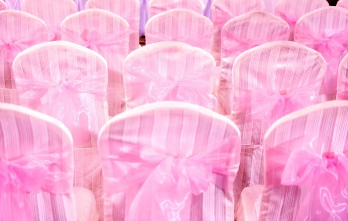 perbandingan kursi futura